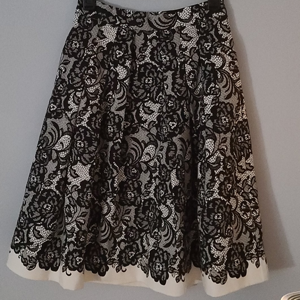 Pleated skirt